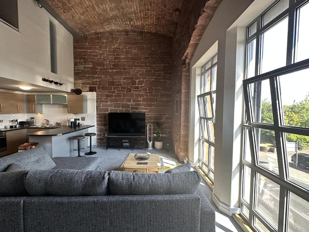 The Engine House At Dixons Chimney Near Carlisle Castle Unique Historic Apartment With 65 Inch Sky Glass And Private Parking Екстер'єр фото